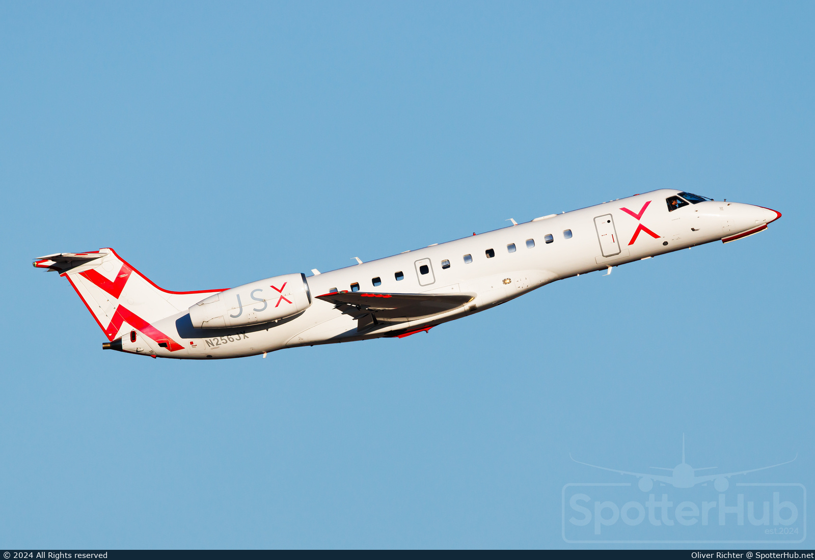 Photo of N256JX - Embraer ERJ-135LR operated by JetSuiteX