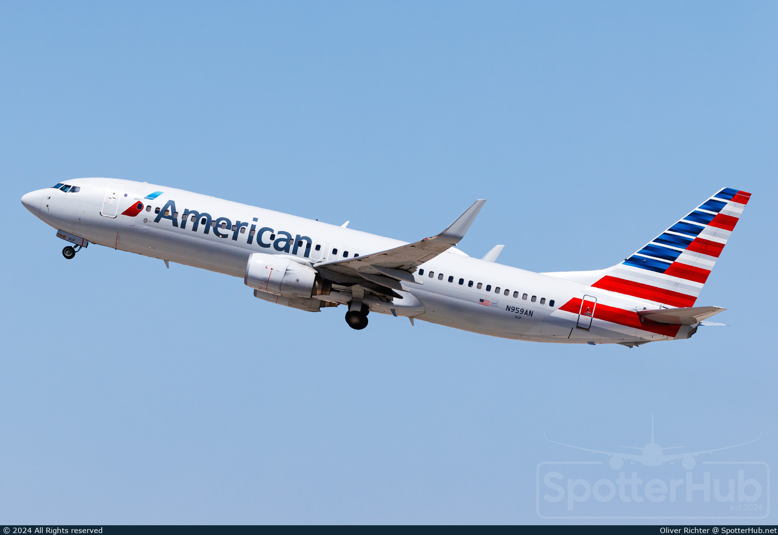 Photo of N959AN - Boeing 737-823 operated by American Airlines