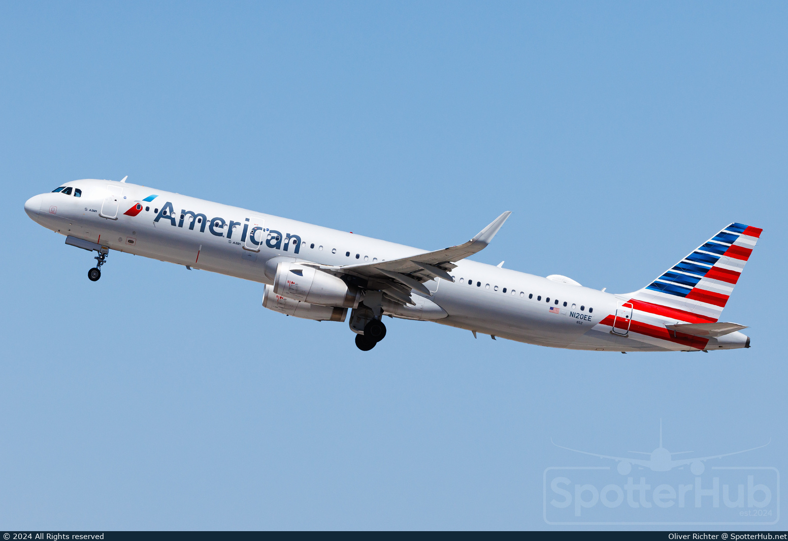 Photo of N120EE - Airbus A321-231 operated by American Airlines