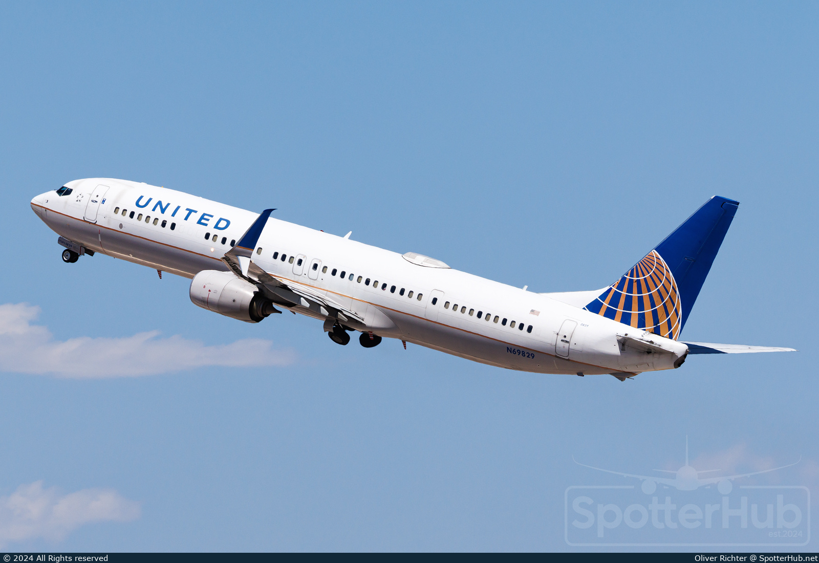 Photo of N69829 - Boeing 737-924(ER) operated by United Airlines