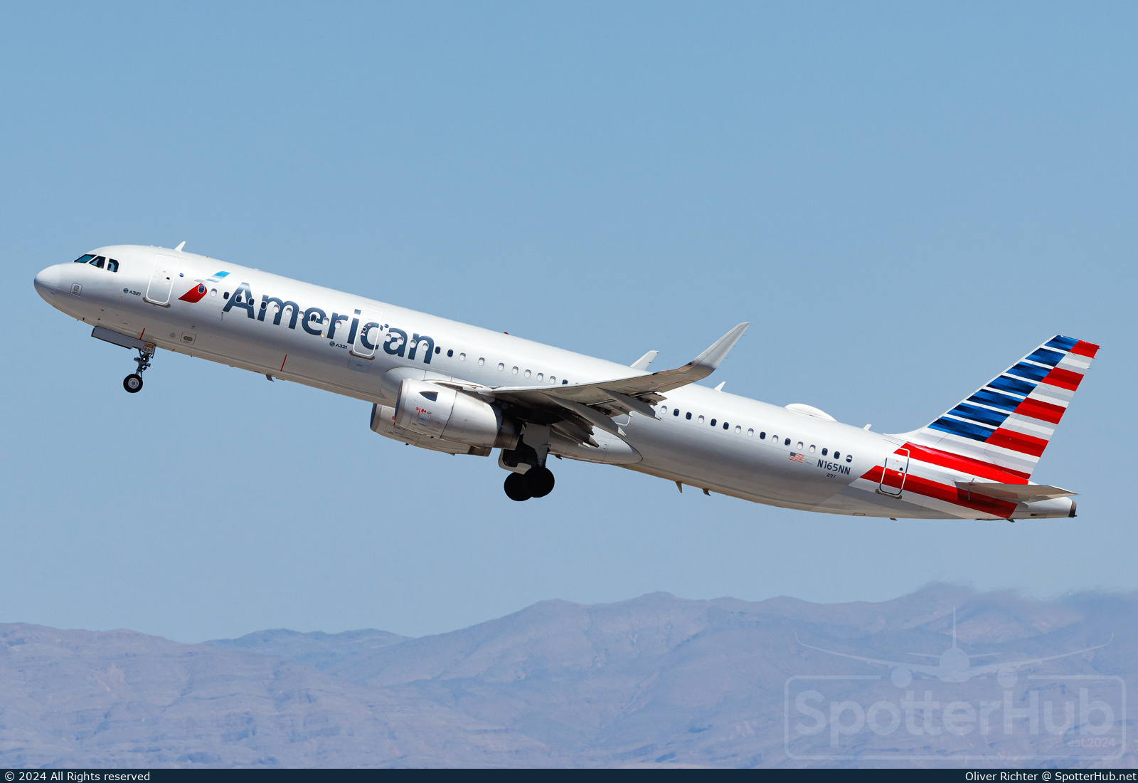 Photo of N165NN - Airbus A321-231 operated by American Airlines
