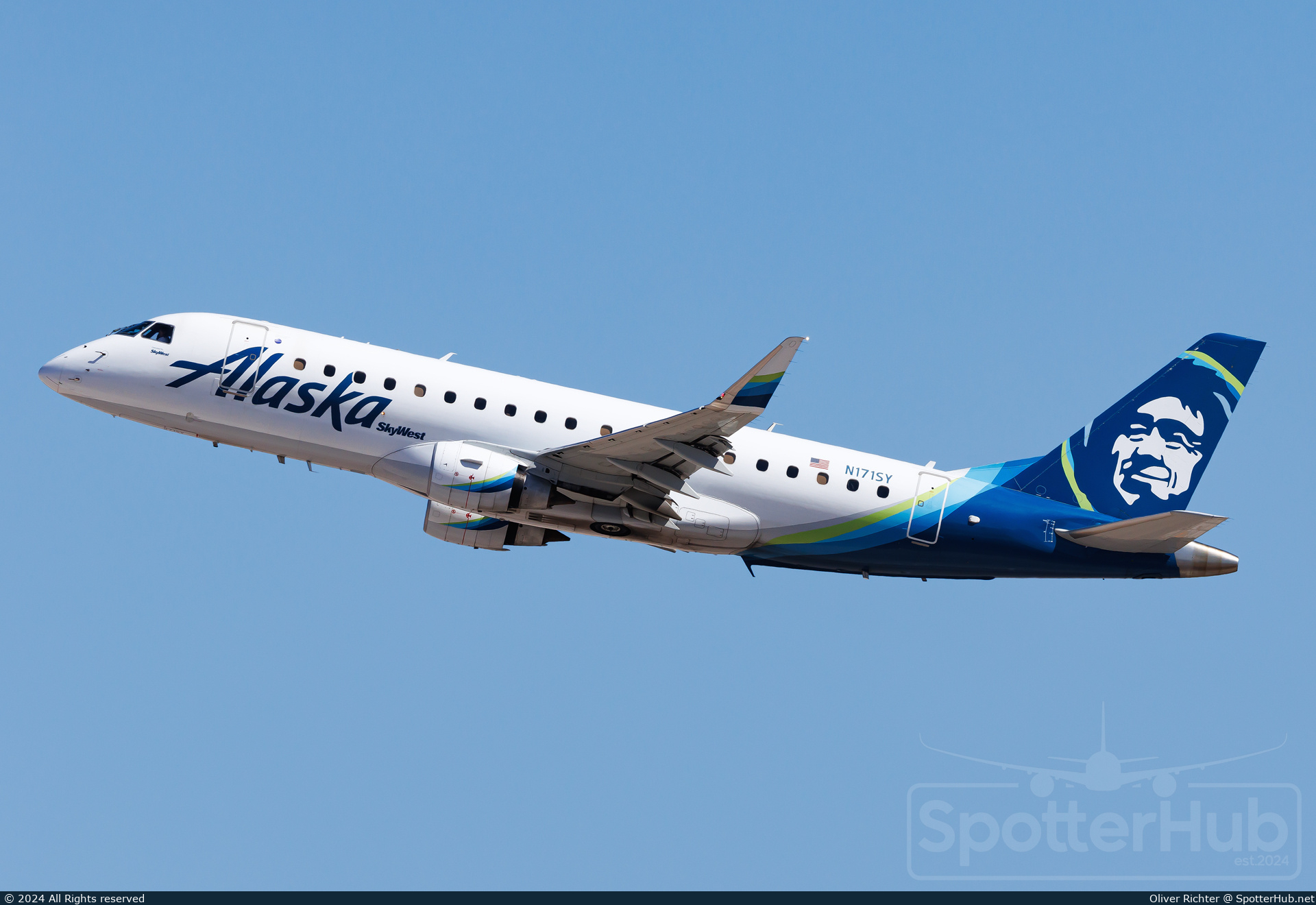Photo of N171SY - Embraer ERJ-175LR operated by Alaska Airlines (opb Skywest Airlines)