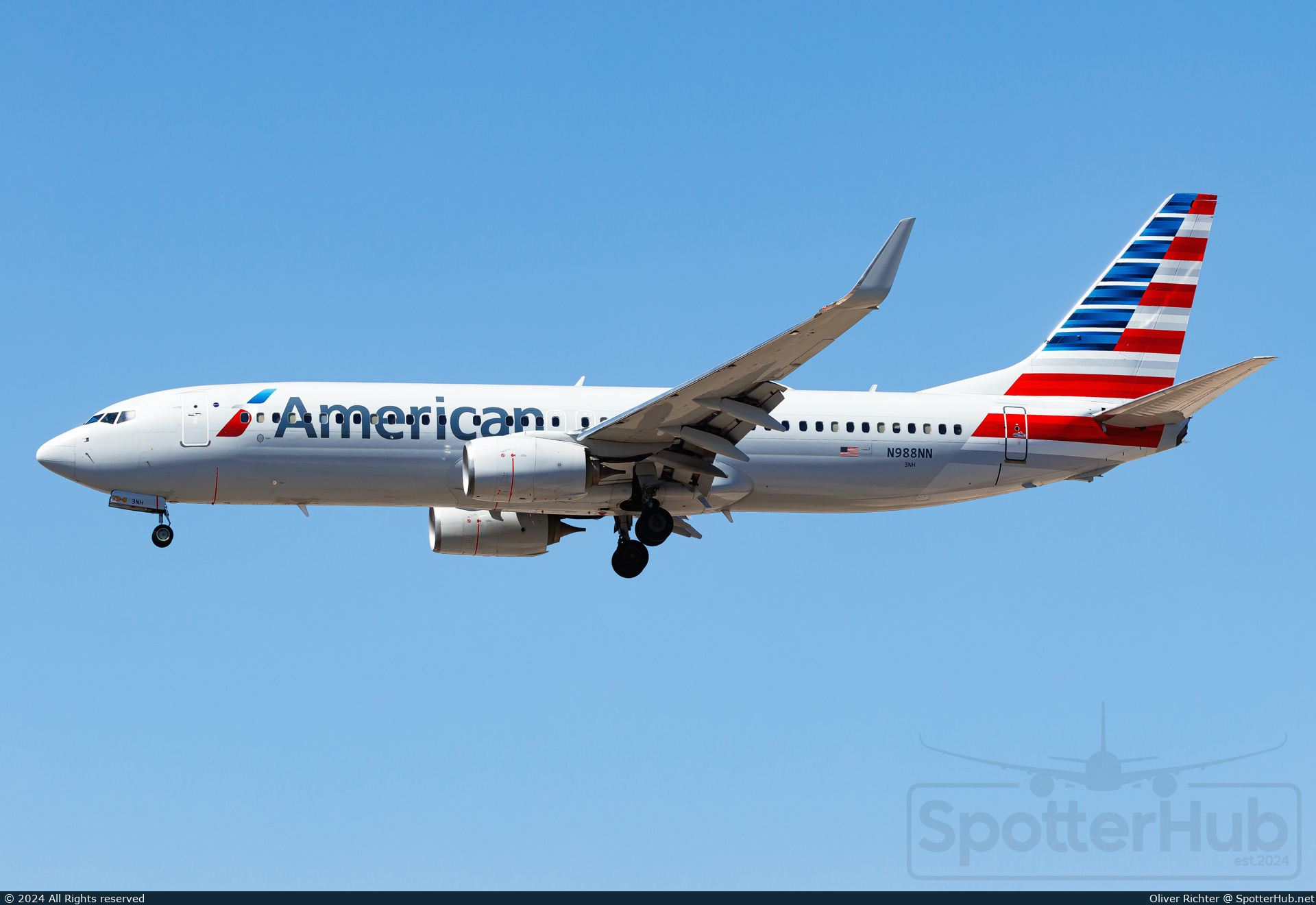 Photo of N988NN - Boeing 737-823 operated by American Airlines