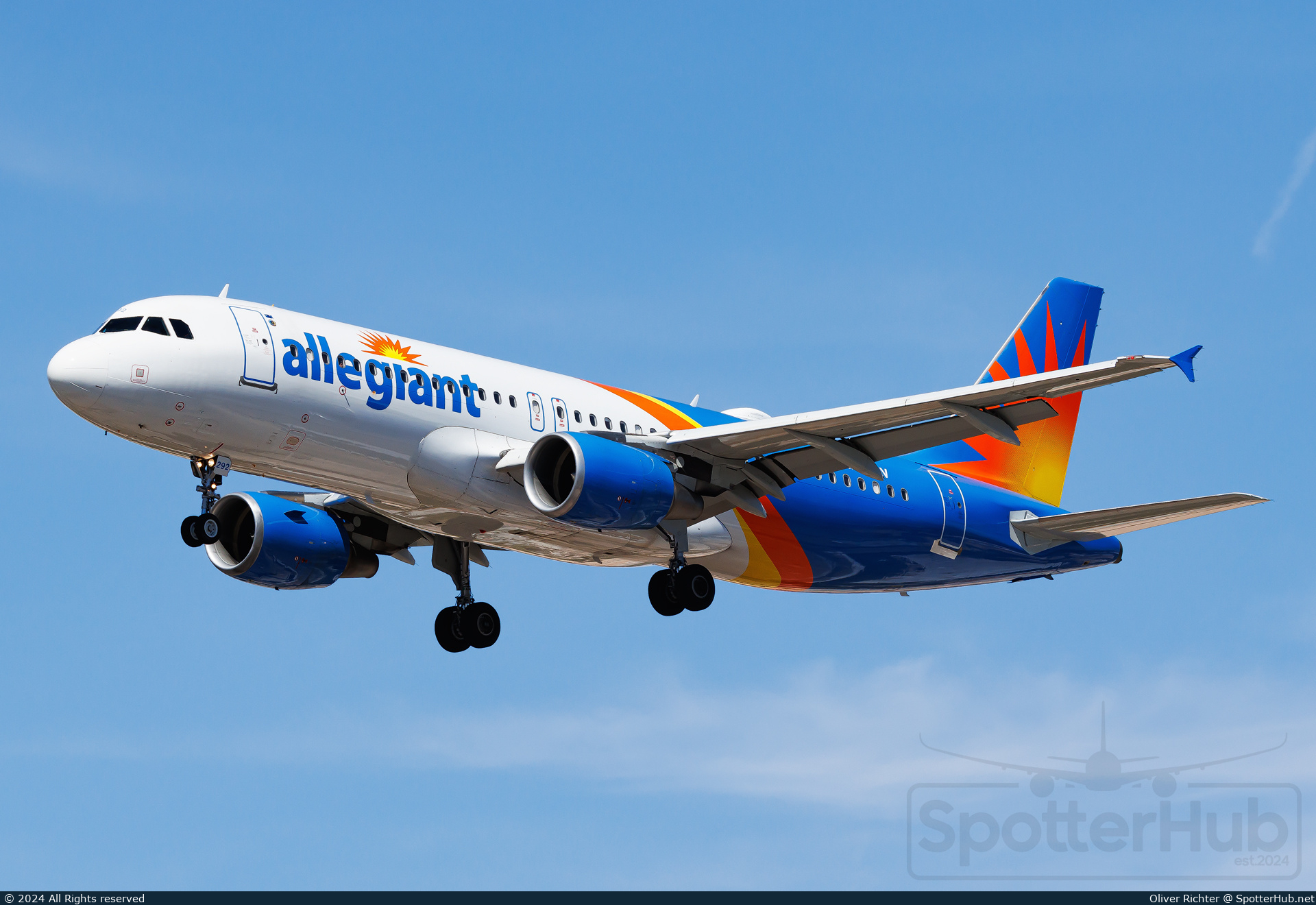 Photo of N292NV - Airbus A320-214 operated by Allegiant Air