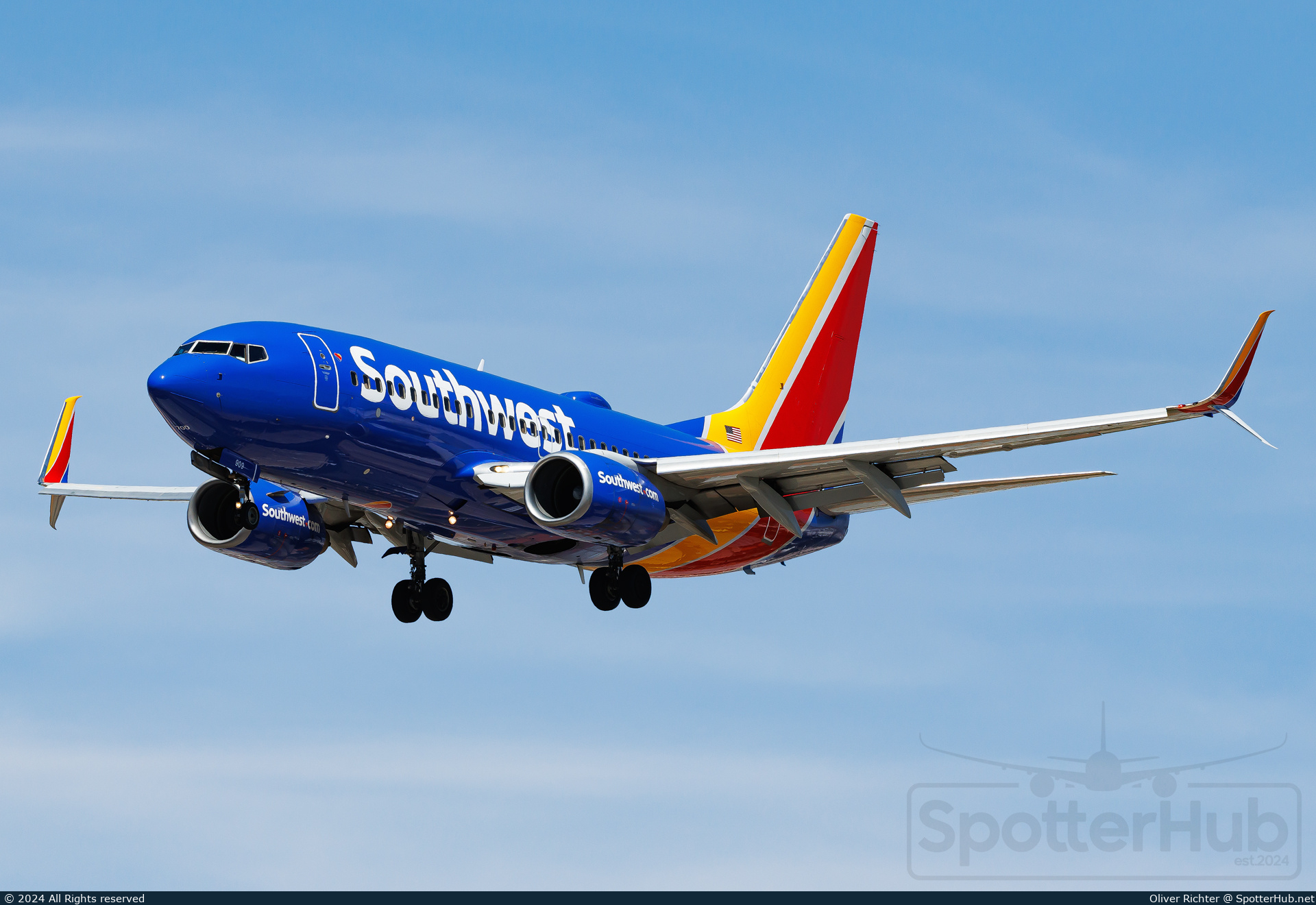 Photo of N909WN - Boeing 737-7H4 operated by Southwest Airlines