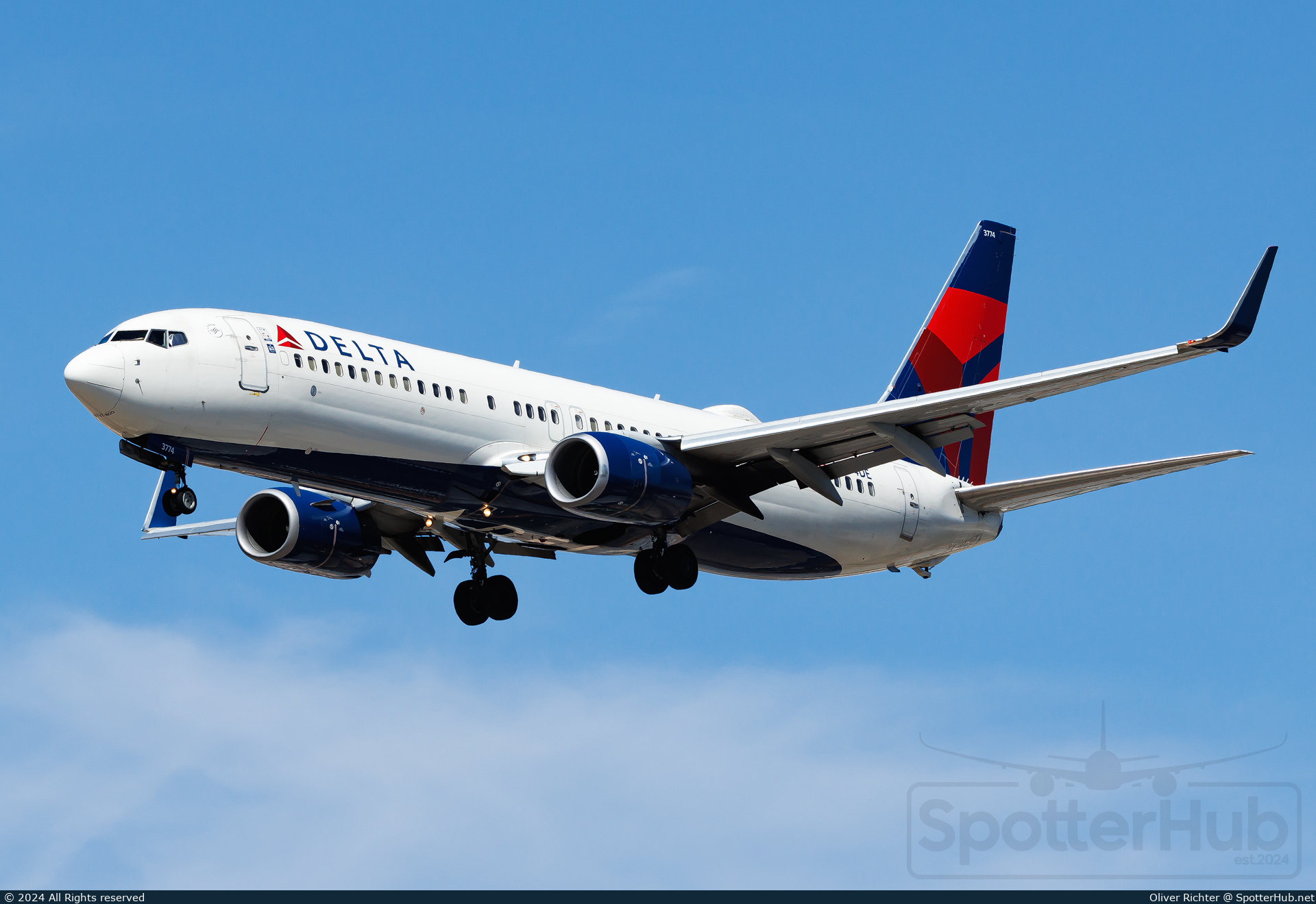 Photo of N774DE - Boeing 737-8EH operated by Delta Air Lines