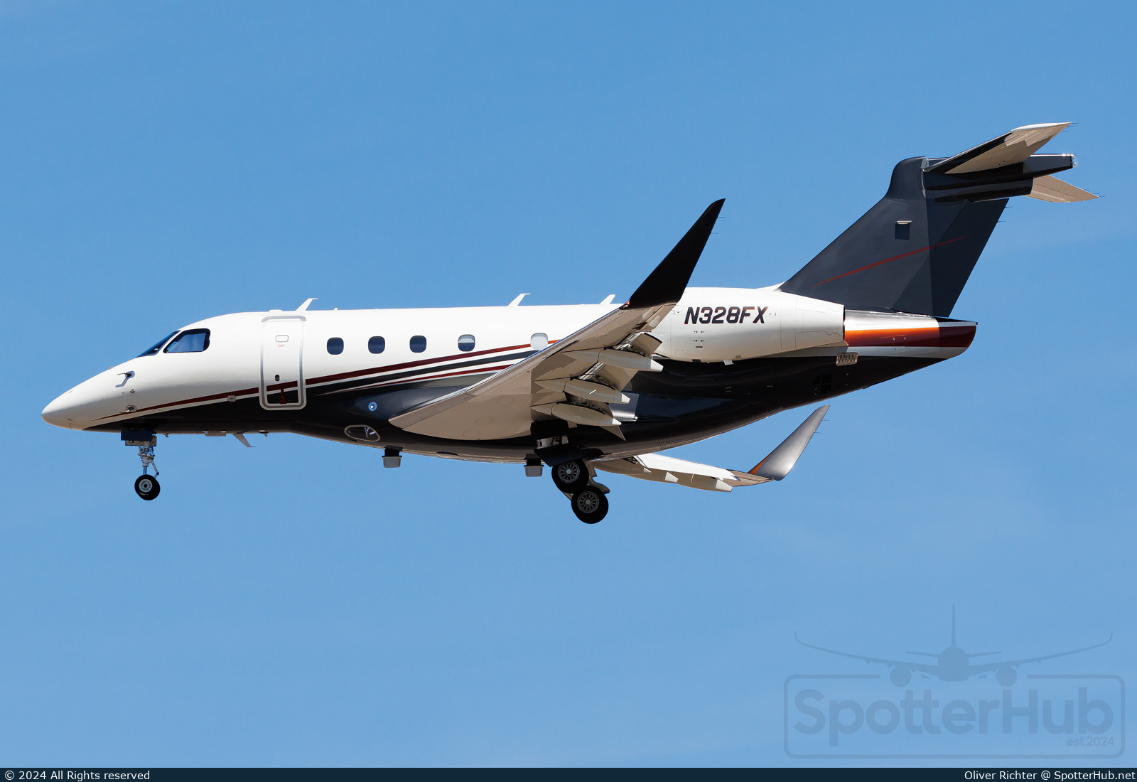 Photo of N328FX - Embraer Praetor 500 operated by Flexjet