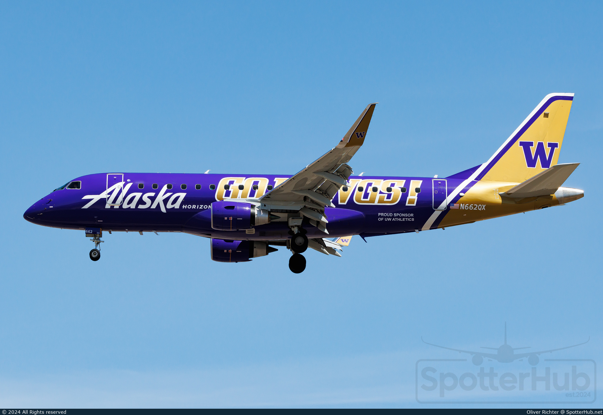 Photo of N662QX - Embraer ERJ-175LR operated by Alaska Airlines (opb Horizon Air)