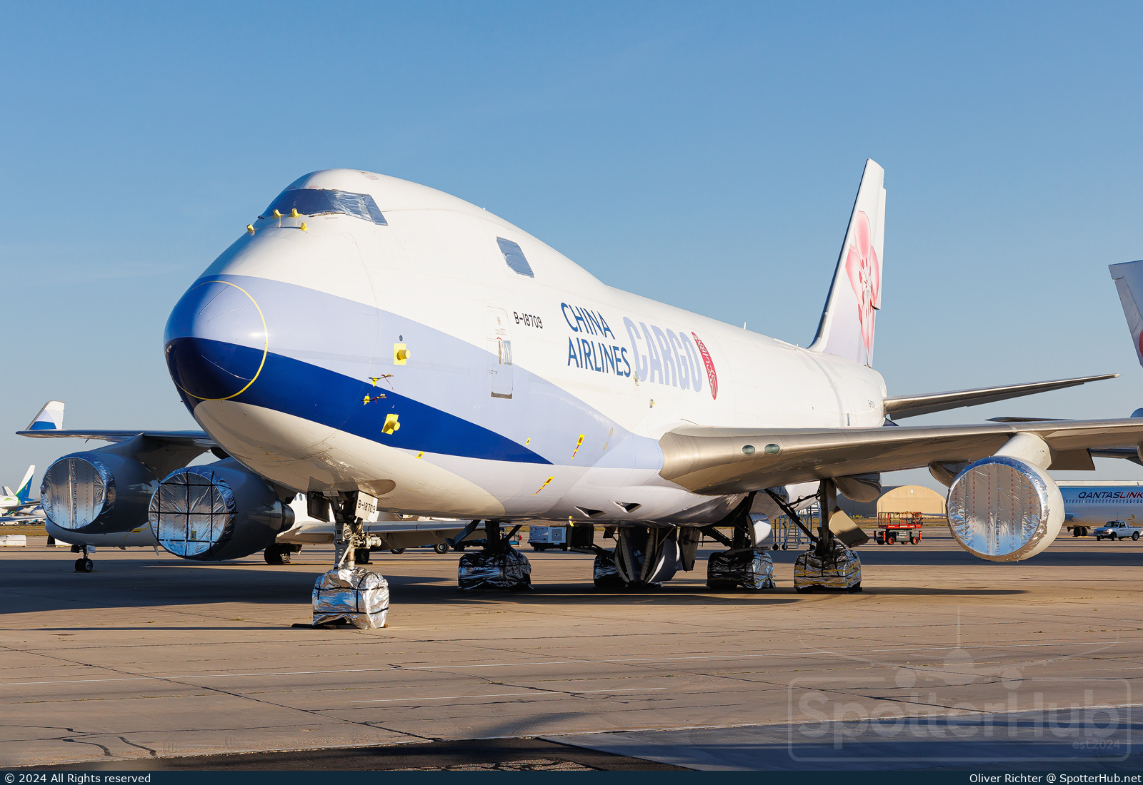 Photo of B-18709 - Boeing 747-409F operated by China Airlines Cargo