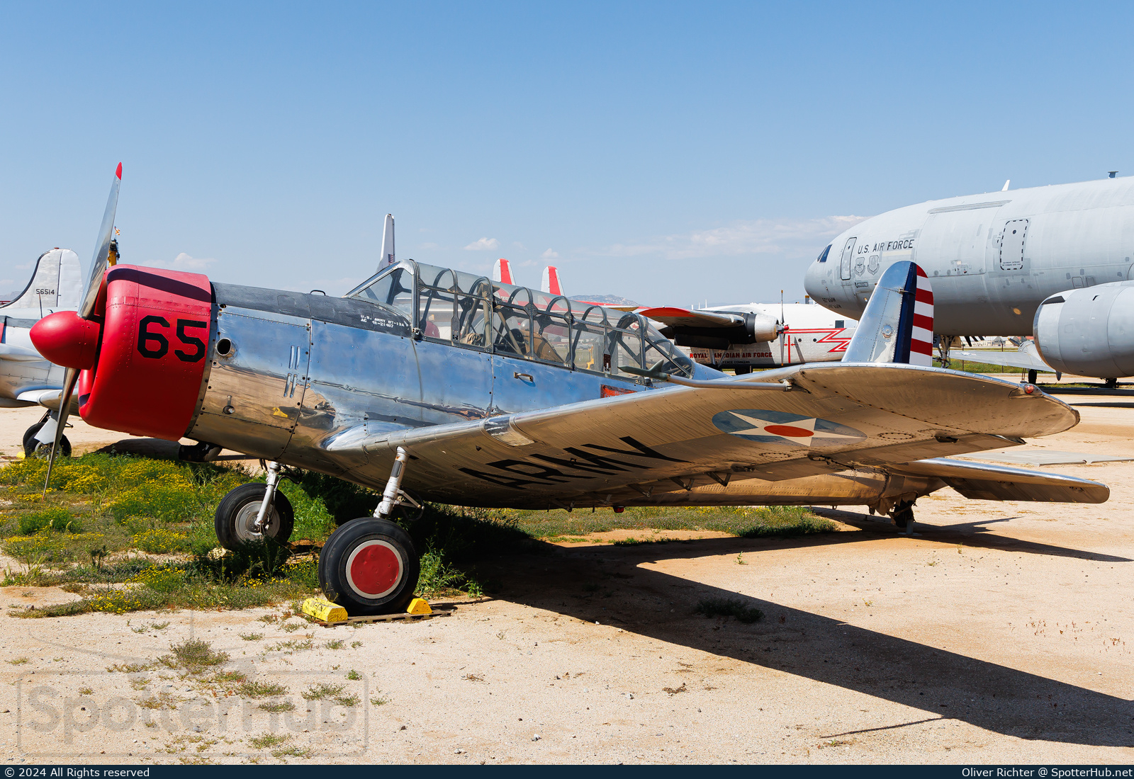 Photo of 41-21487 - Vultee BT-13A Valiant operated by US Army Air Force