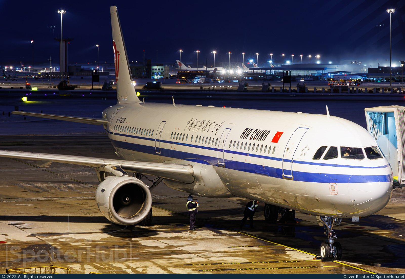 Photo of B-6326 - Airbus A321-213 operated by Air China