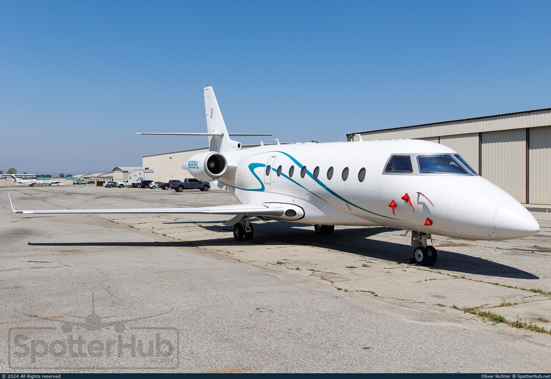 Photo of N688HL - Gulfstream G200 operated by Mach One Air Charters