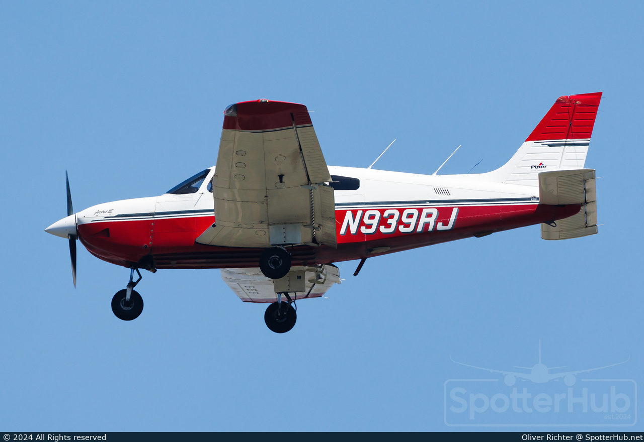Photo of N939RJ - Piper PA-28-181 Archer III operated by Universal Aviators Academy