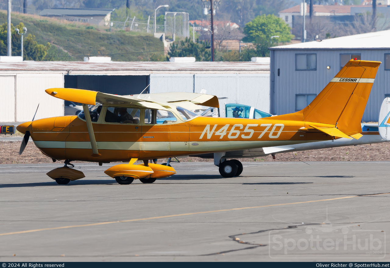 Photo of N46570 - Cessna 172K Skyhawk operated by Private