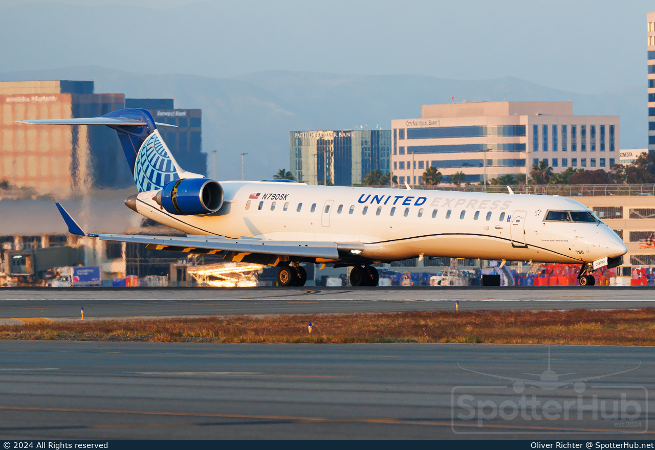 Photo of N790SK - Bombardier CRJ-701ER operated by United Express (opb SkyWest Airlines)