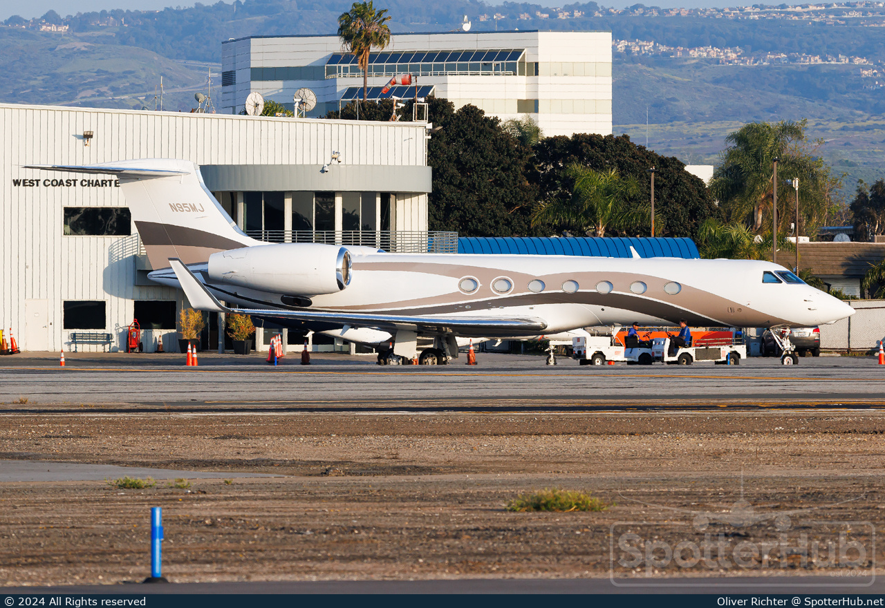 Photo of N95MJ - Gulfstream GV-SP (G550) operated by International Jet Aviation Services