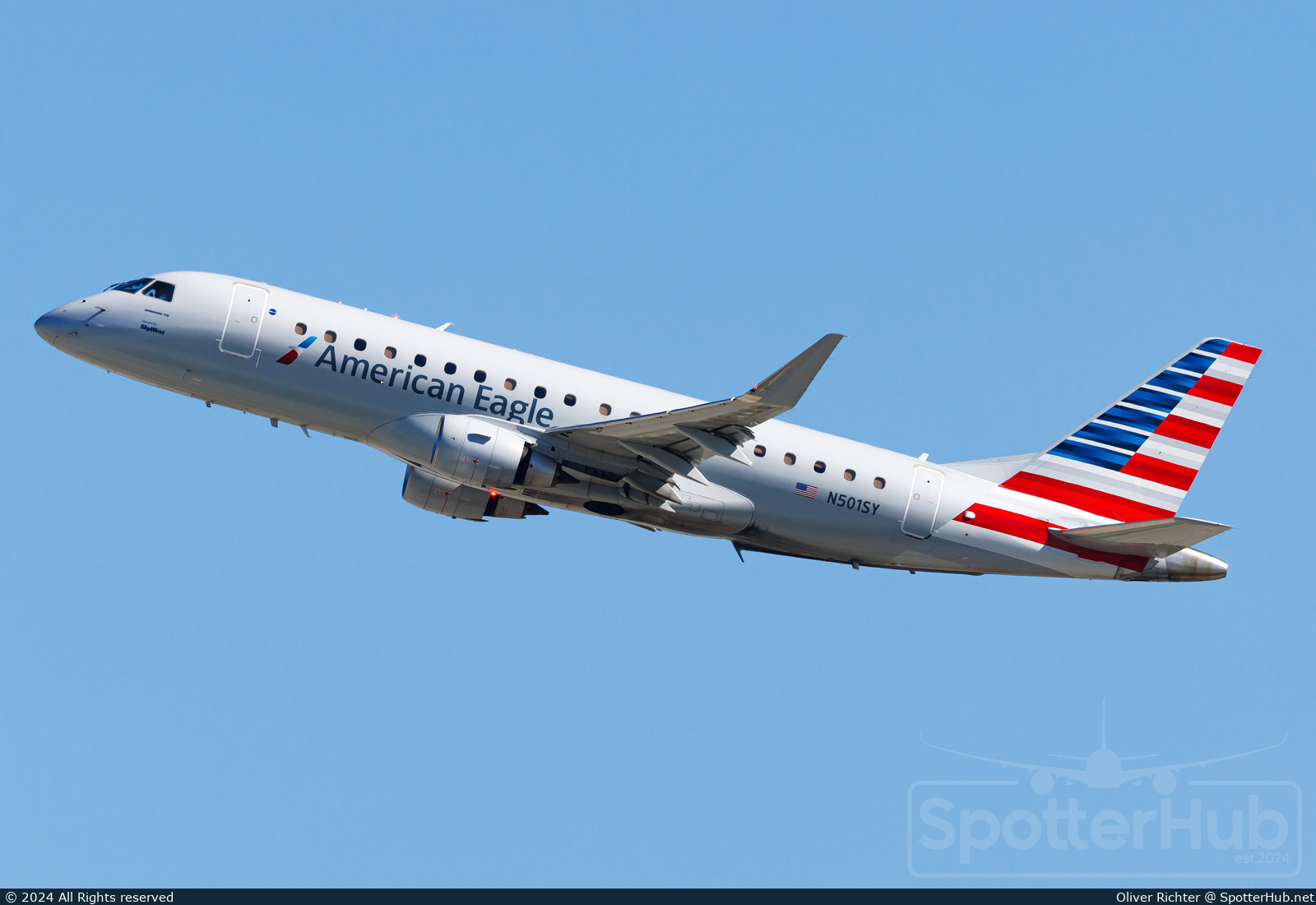 Photo of N501SY - Embraer ERJ-175LR operated by American Eagle (opb SkyWest Airlines)