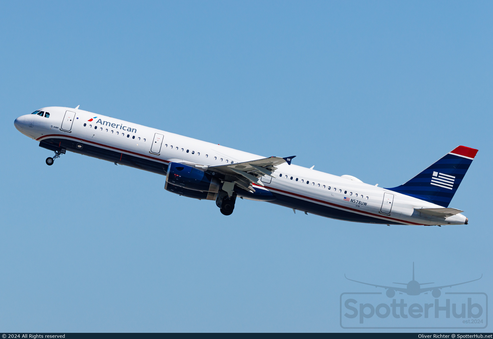 Photo of N578UW - Airbus A321-231 operated by American Airlines