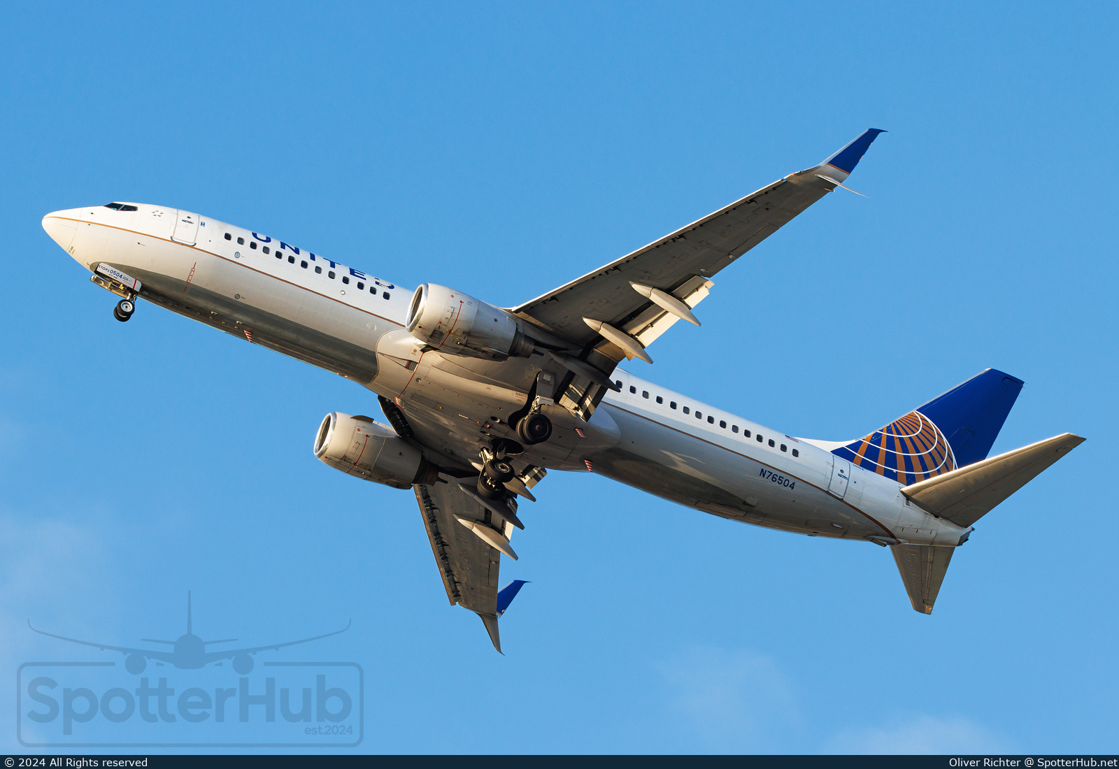Photo of N76504 - Boeing 737-824 operated by United Airlines