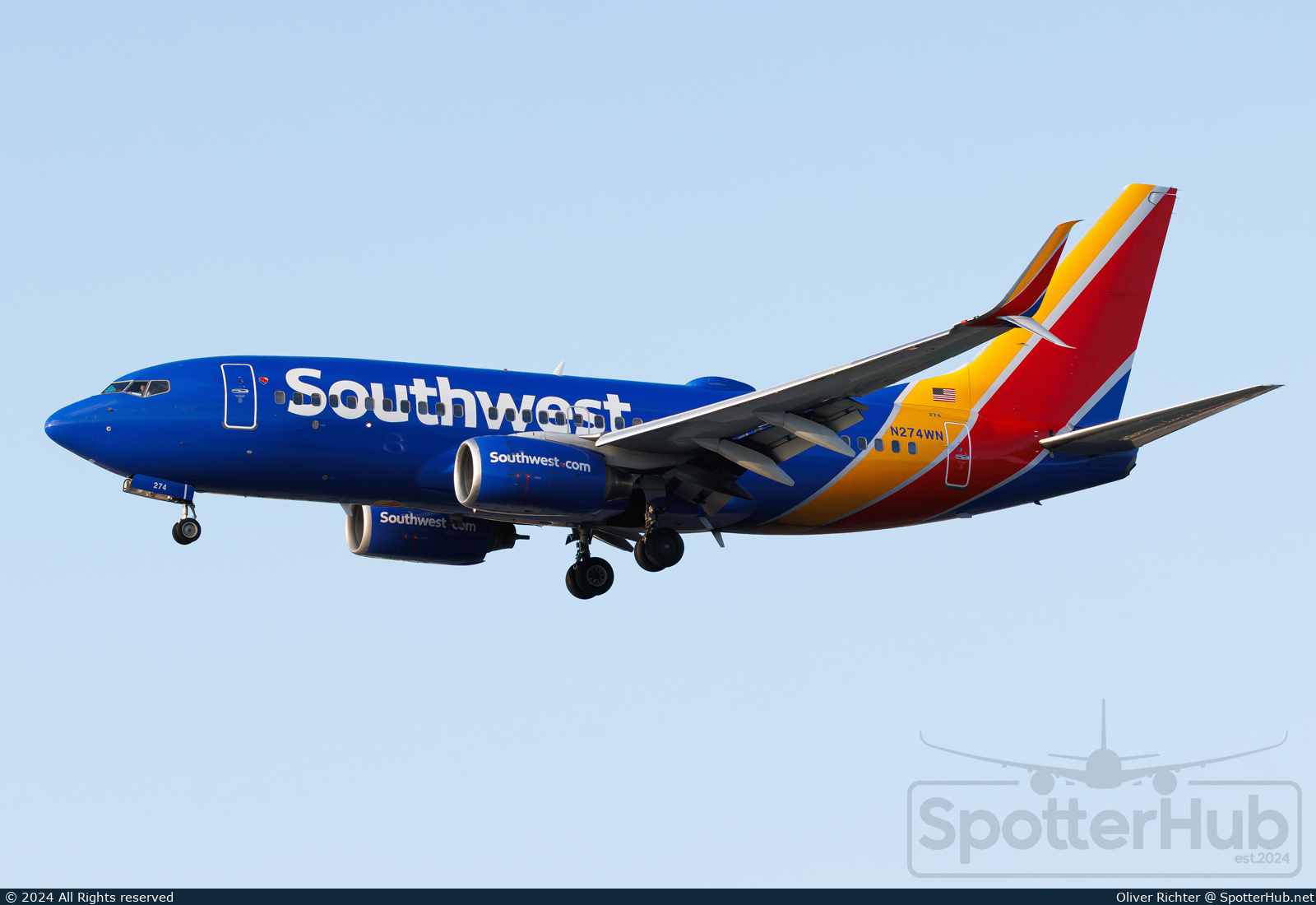 Photo of N274WN - Boeing 737-7H4 operated by Southwest Airlines