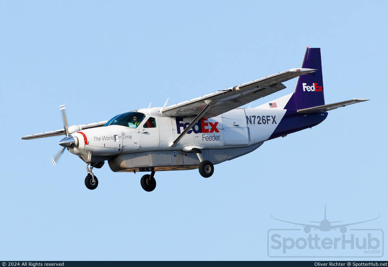 Photo of N726FX - Cessna 208B Super Cargomaster operated by FedEx Feeder (opb West Air)