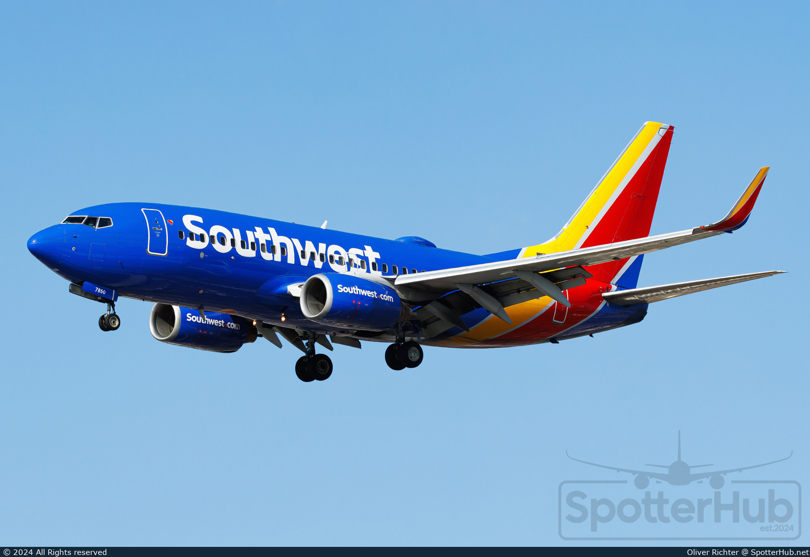 Photo of N7850B - Boeing 737-7Q8 operated by Southwest Airlines