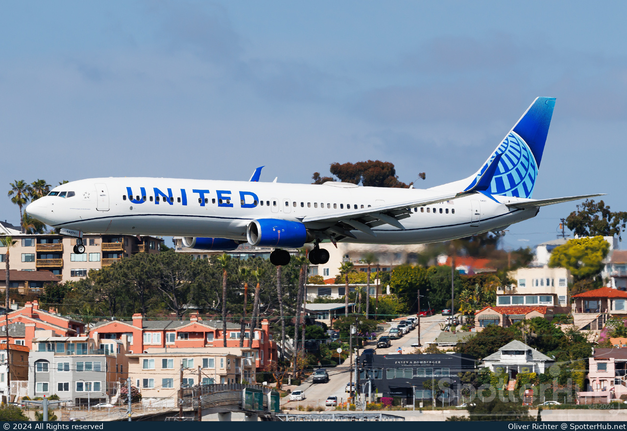 Photo of N37437 - Boeing 737-924(ER) operated by United Airlines
