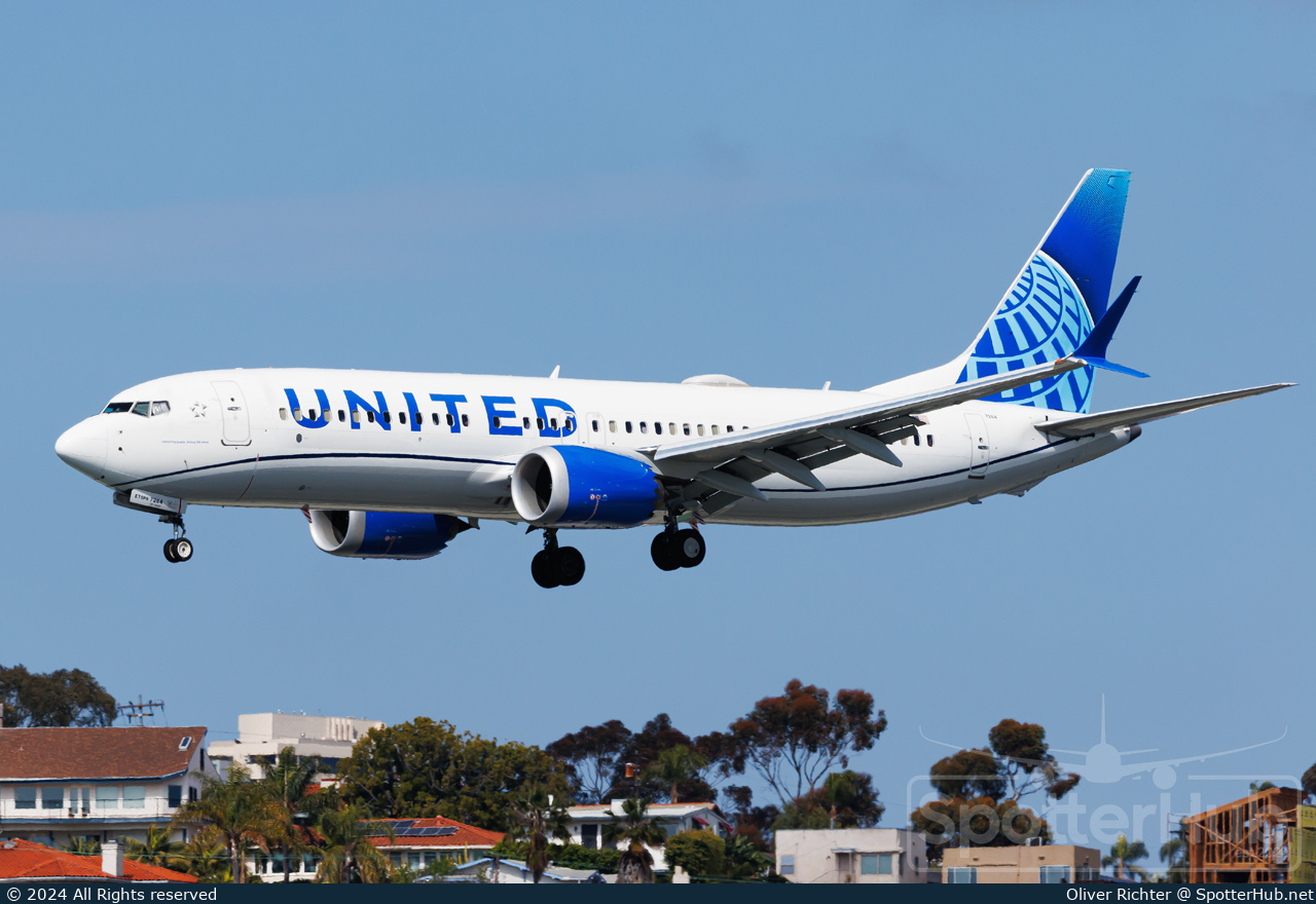 Photo of N17264 - Boeing 737 MAX 8 operated by United Airlines