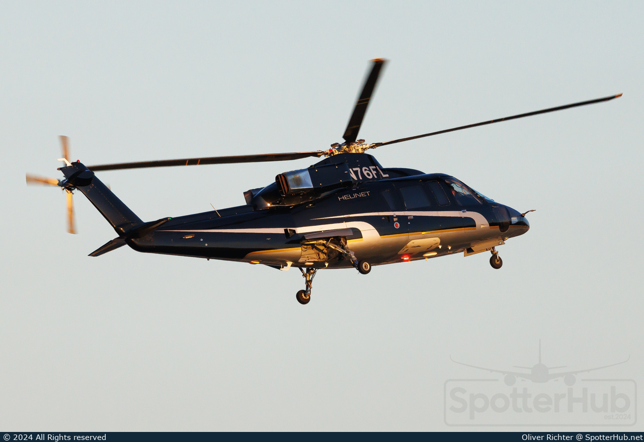 Photo of N76FL - Sikorsky S-76B operated by Helinet Aviation