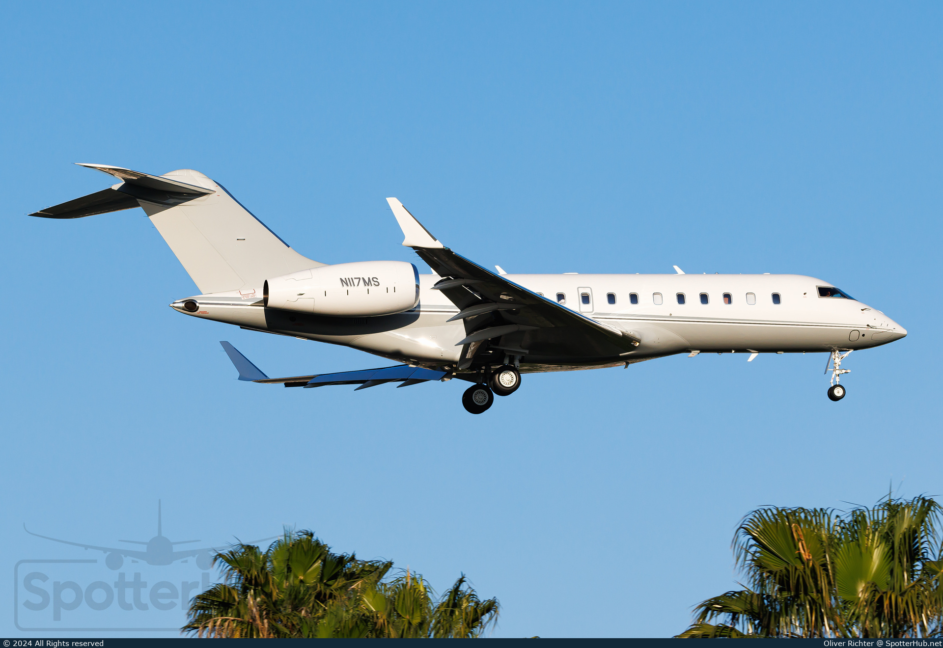 Photo of N117MS - Bombardier Global 5000 operated by Clay Lacy Aviation