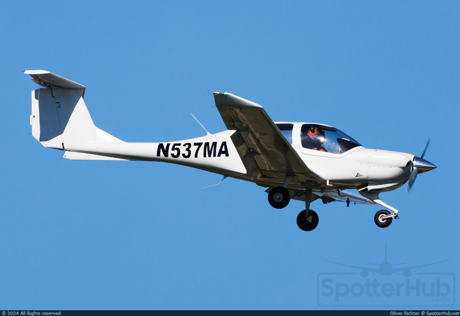 Photo of N537MA - Diamond DA40 Diamond Star operated by Private