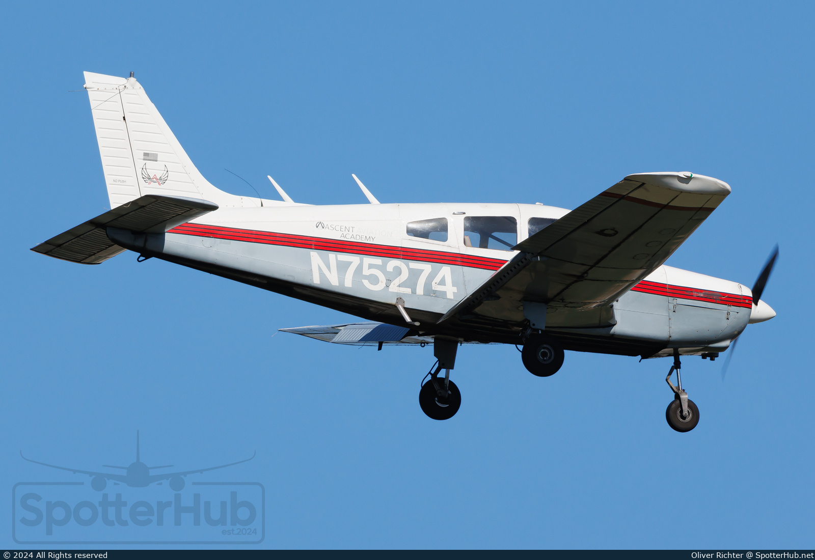 Photo of N75274 - Piper PA-28-151 Cherokee Warrior operated by Ascent Aviation Academy