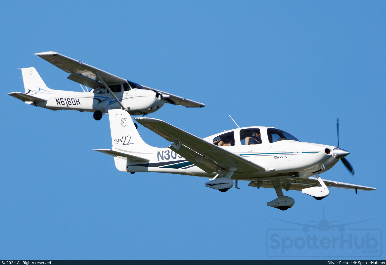 Photo of N309JF - Cirrus SR22 G1 operated by Private