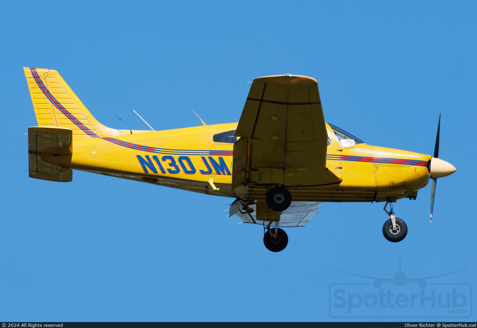 Photo of N130JM - Piper PA-28-181 Archer II operated by Hot Shot Aviation