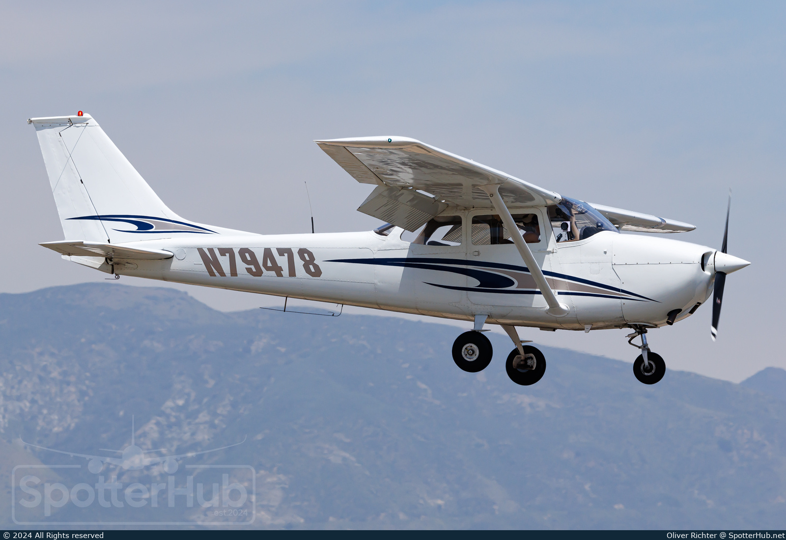 Photo of N79478 - Cessna 172K Skyhawk operated by Private