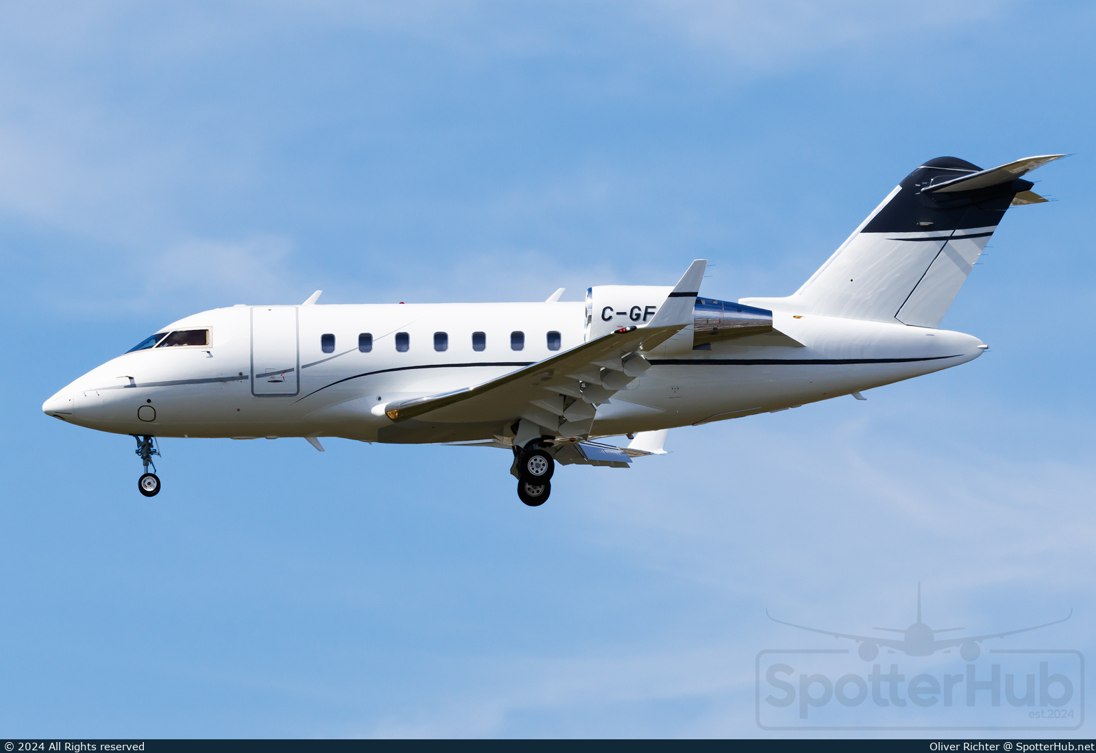 Photo of C-GFCB - Bombardier Challenger 650 operated by Execaire