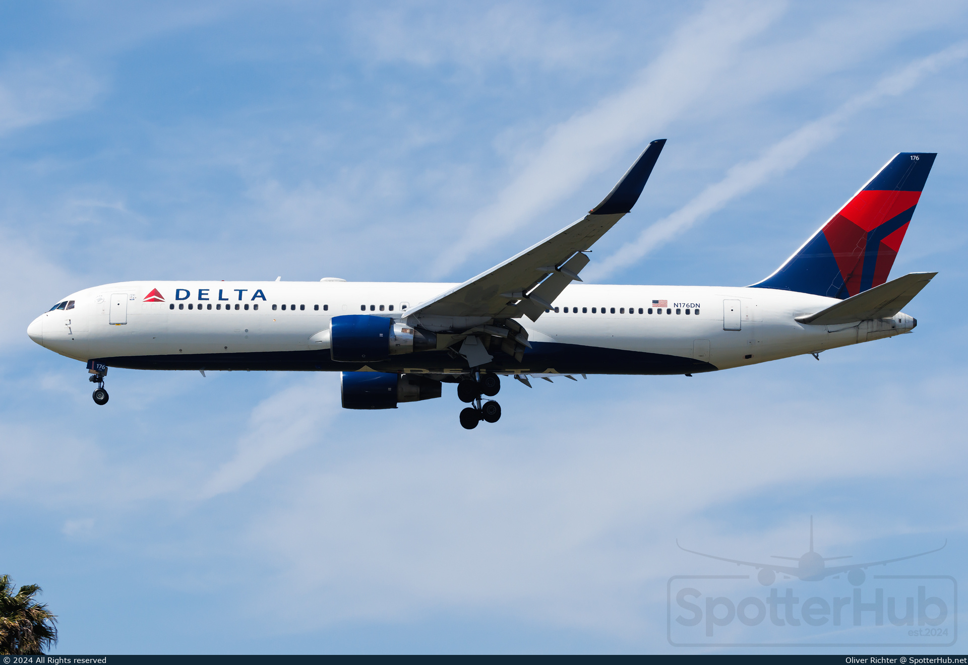 Photo of N176DN - Boeing 767-332(ER) operated by Delta Air Lines