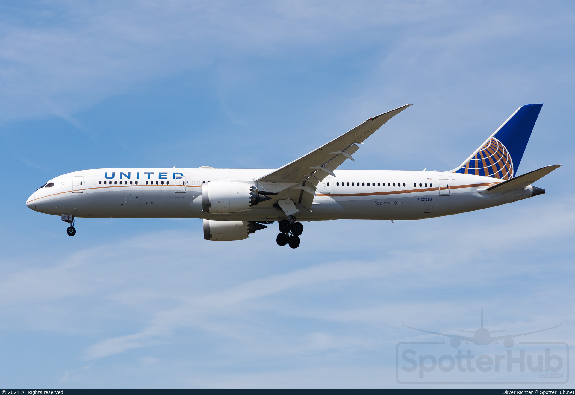Photo of N27965 - Boeing 787-9 Dreamliner operated by United Airlines