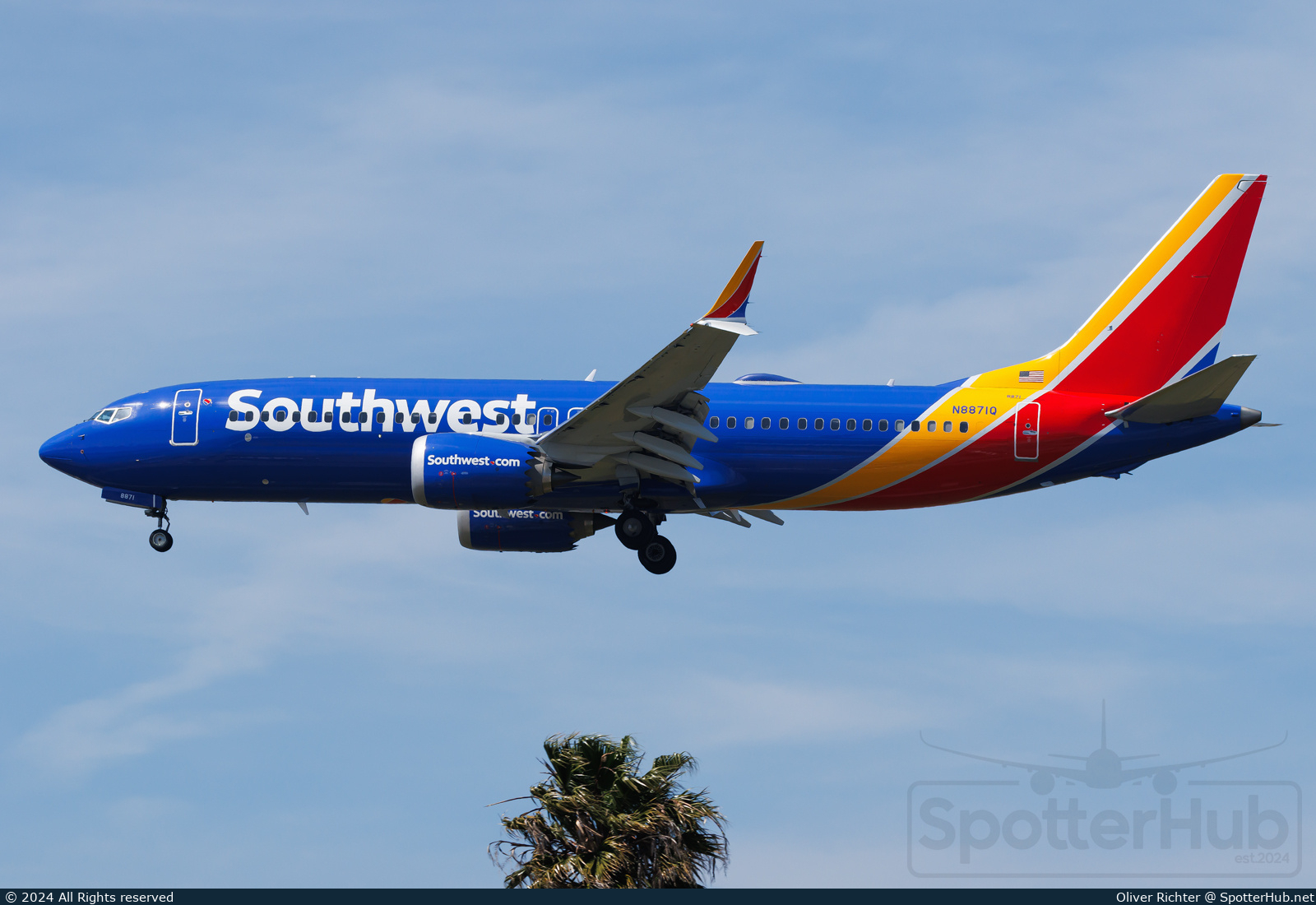 Photo of N8871Q - Boeing 737 MAX 8 operated by Southwest Airlines