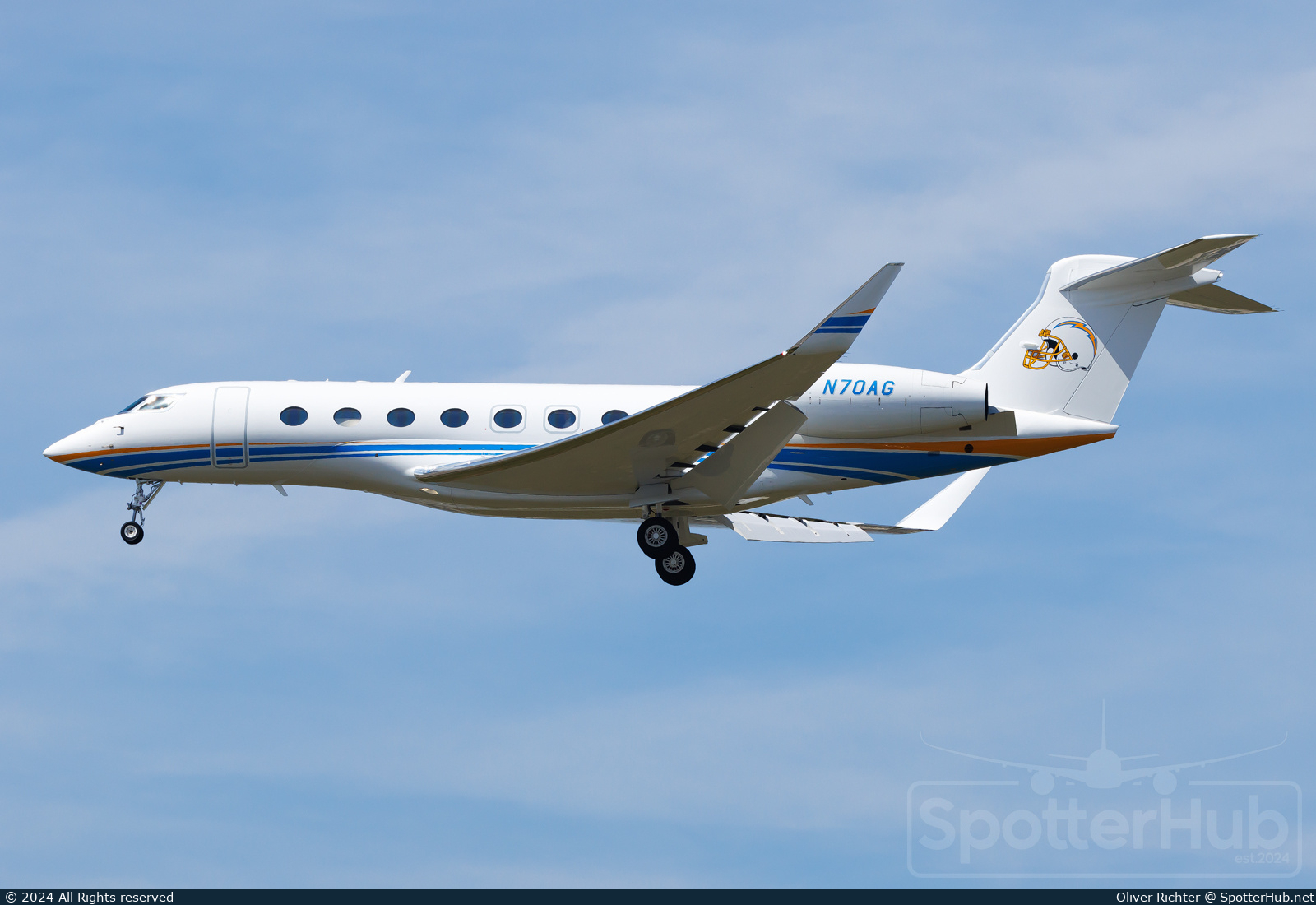 Photo of N70AG - Gulfstream G650ER operated by LA Chargers