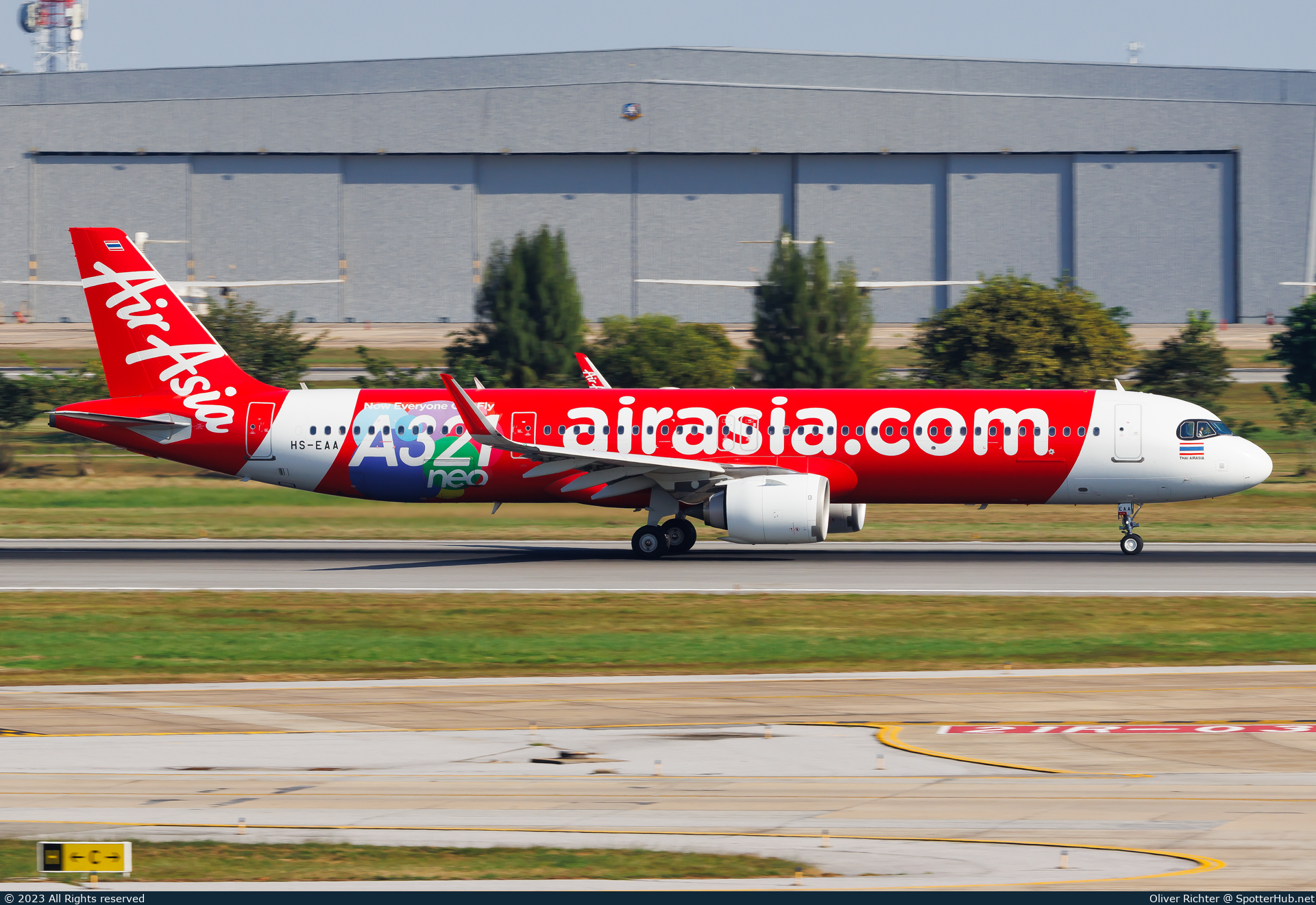 Photo of HS-EAA - Airbus A321-251NX operated by Thai AirAsia