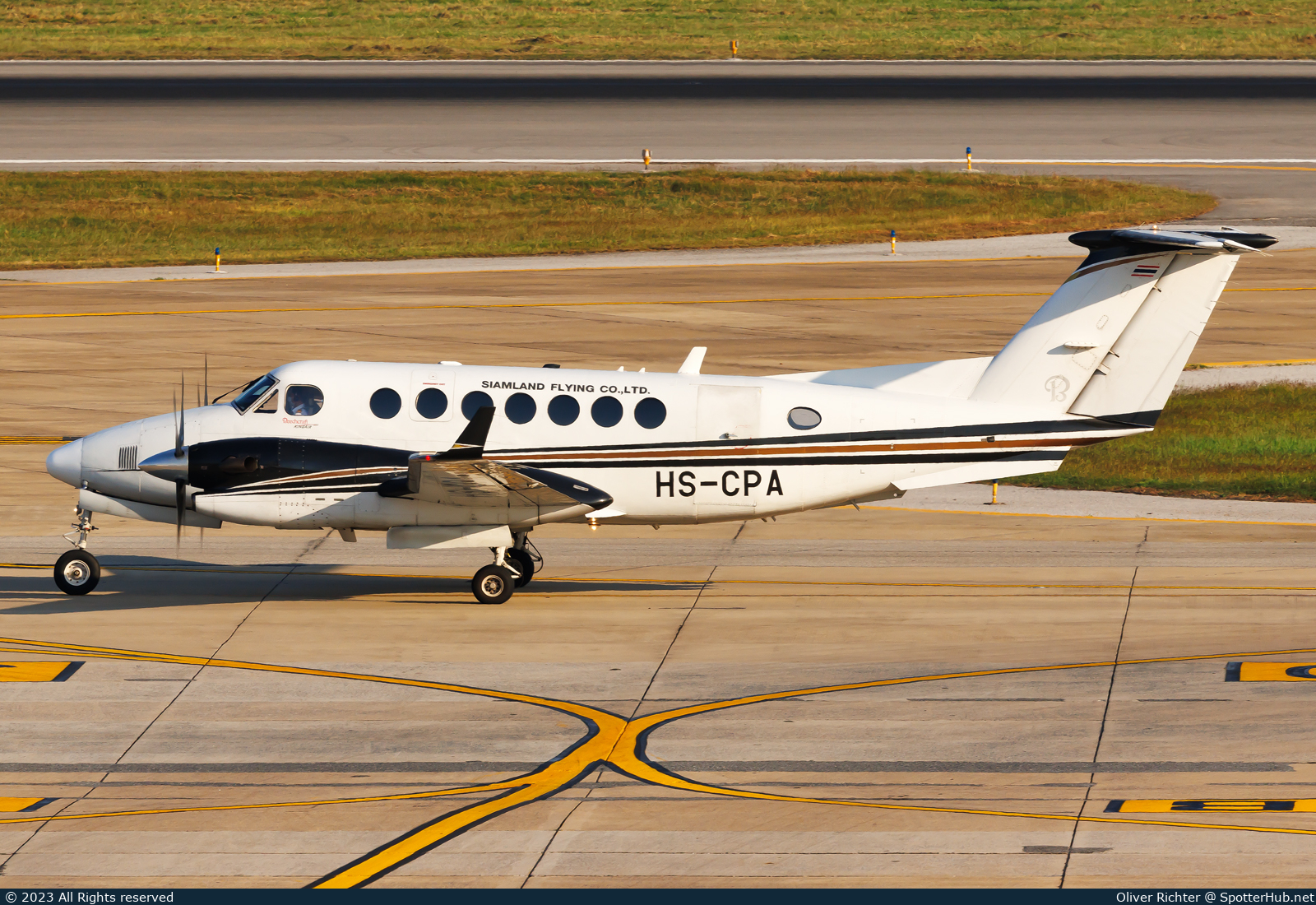 Photo of HS-CPA - Beechcraft B300 Super King Air 350 operated by Siamland Flying