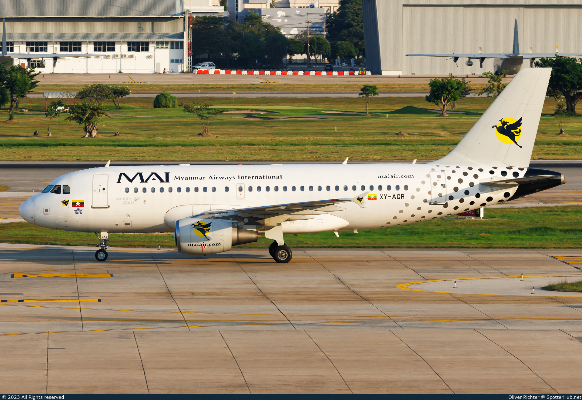 Photo of XY-AGR - Airbus A319-112 operated by Myanmar Airways International