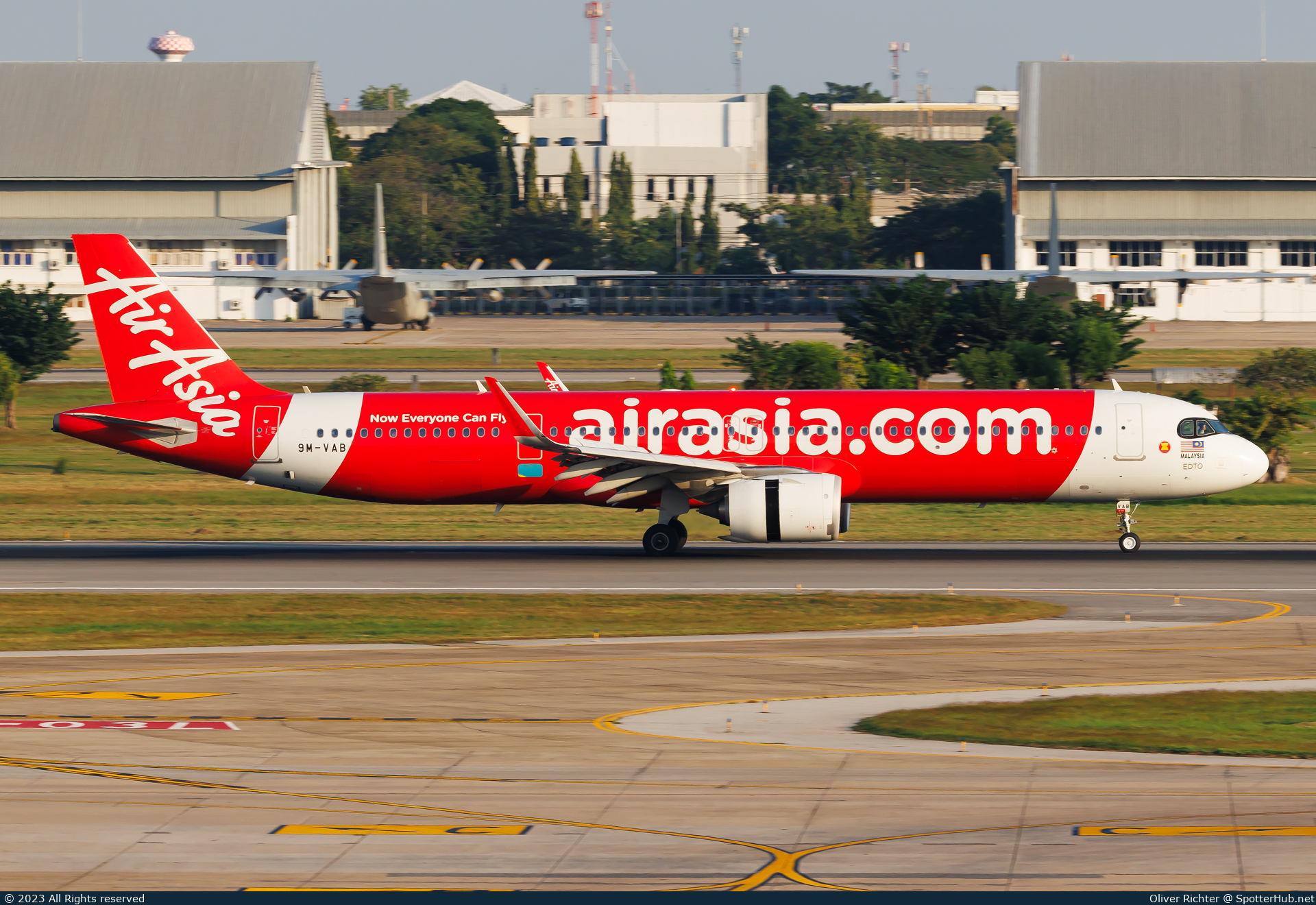 Photo of 9M-VAB - Airbus A321-251NX operated by AirAsia