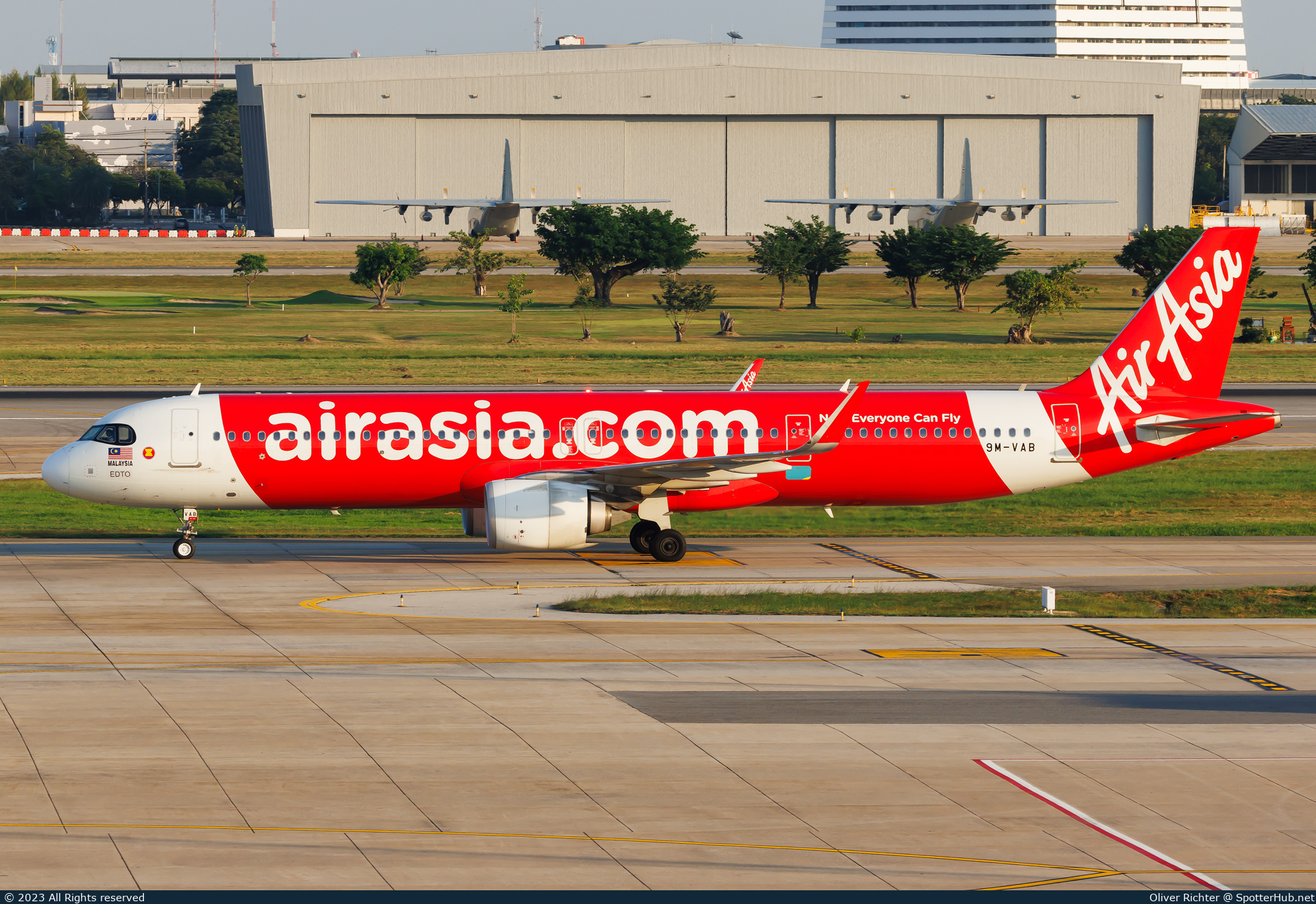 Photo of 9M-VAB - Airbus A321-251NX operated by AirAsia