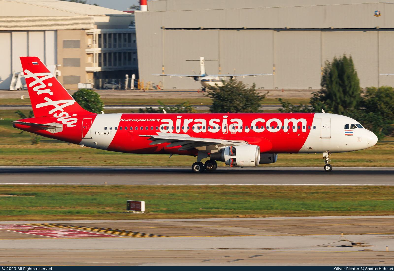 Photo of HS-ABT - Airbus A320-216 operated by Thai AirAsia