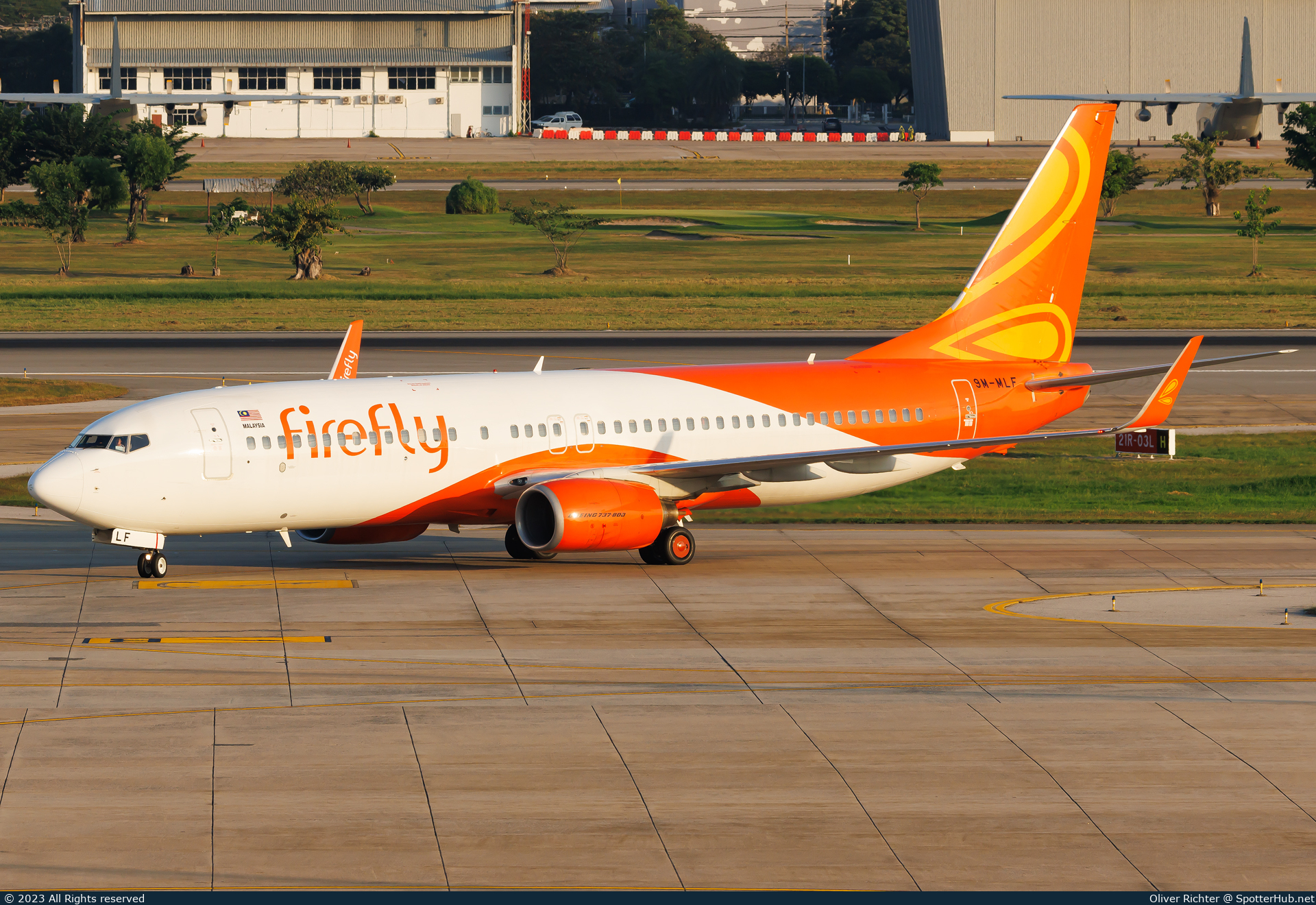 Photo of 9M-MLF - Boeing 737-8FZ operated by Firefly