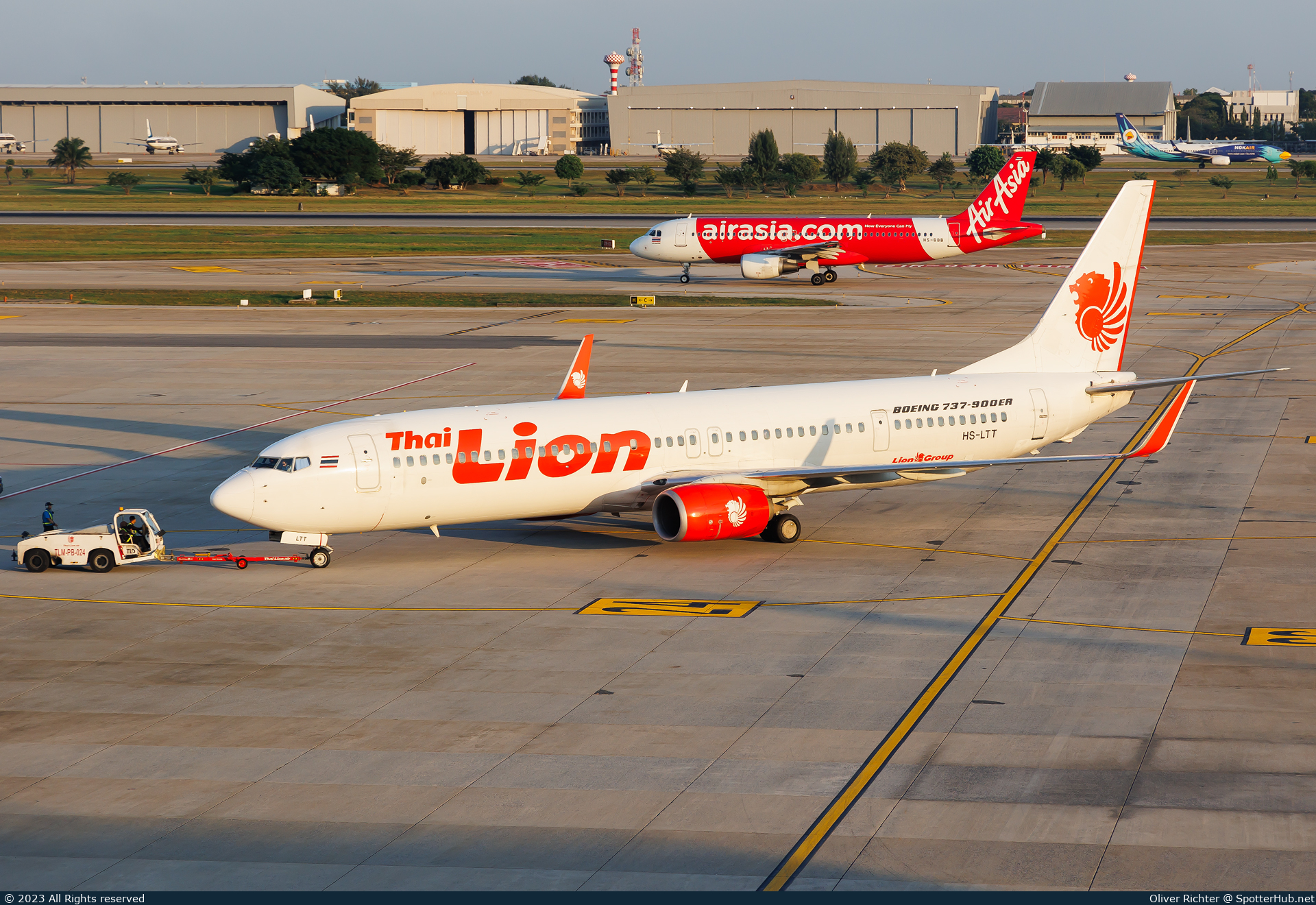 Photo of HS-LTT - Boeing 737-9GP(ER) operated by Thai Lion Air