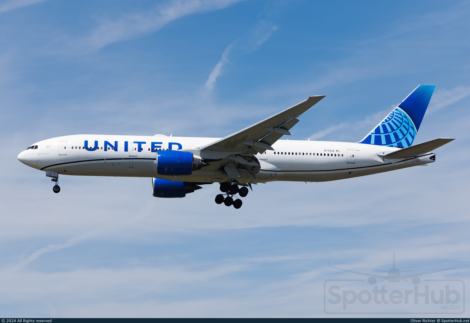 Photo of N775UA - Boeing 777-222 operated by United Airlines