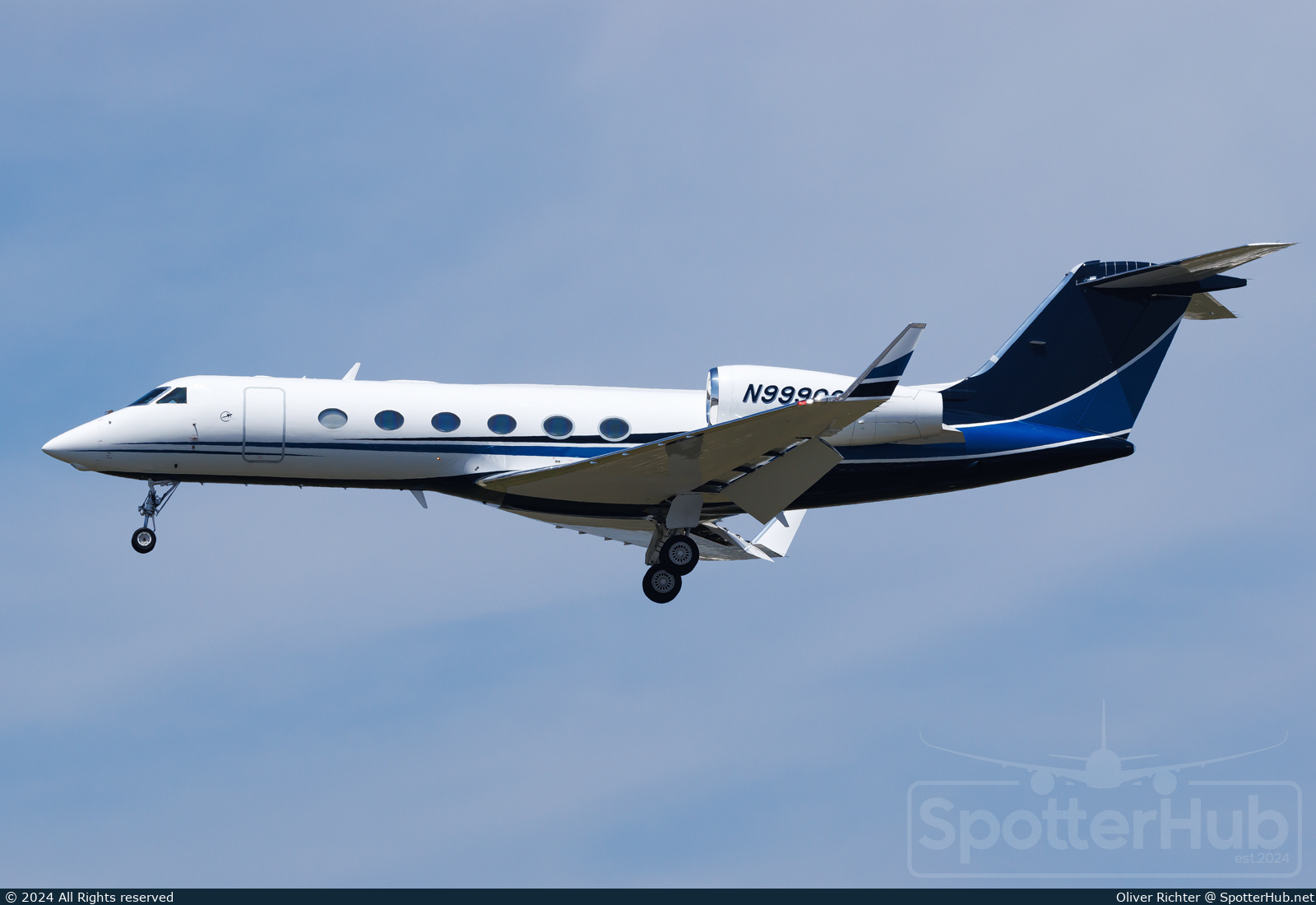 Photo of N999GC - Gulfstream GIV-X (G450) operated by Private